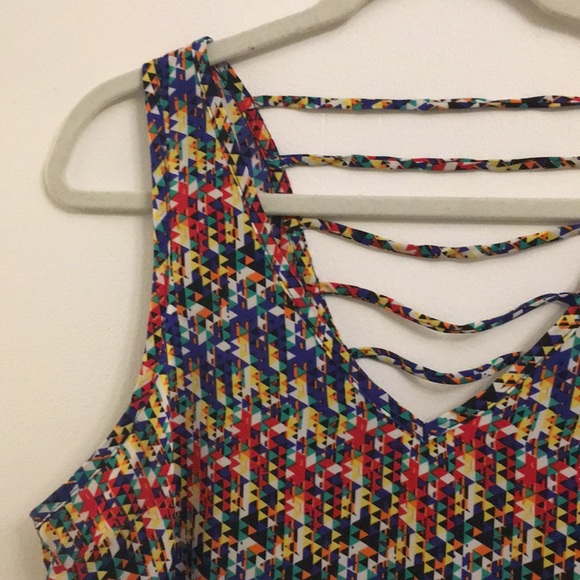 Geometric Tank - Picture 2 of 5